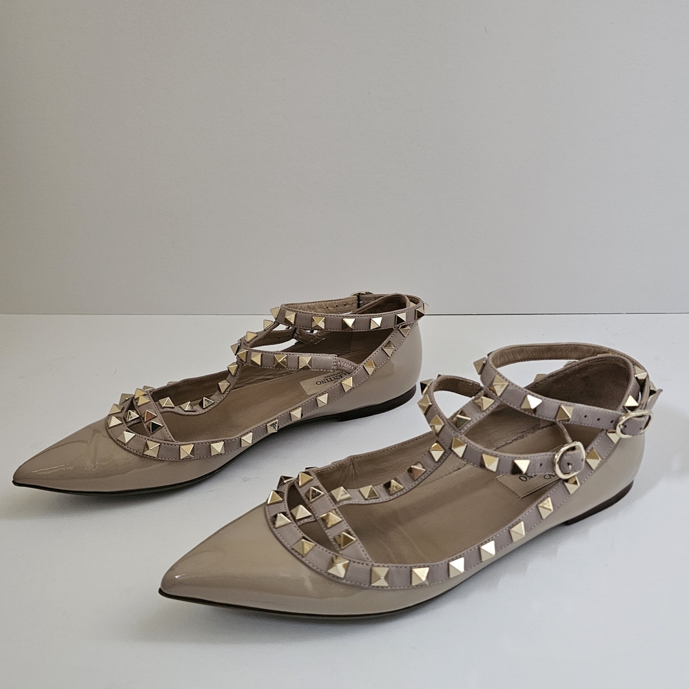 Valentino Garavani EU37 Rockstud Flats / Nude Patent Leather / Great Condition - Picture 6 of 11